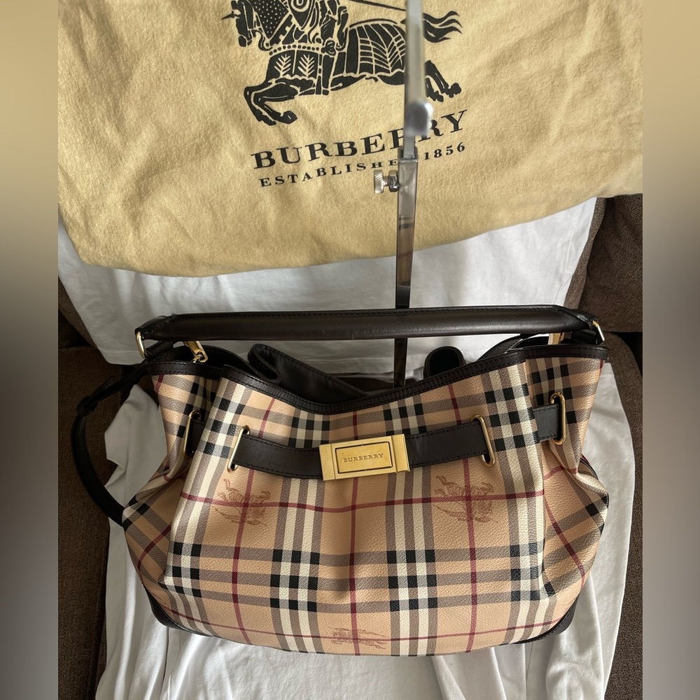💯 Authentic Burberry Haymarket Medium Check Willenmore Hobo - Great Condition - Picture 9 of 12